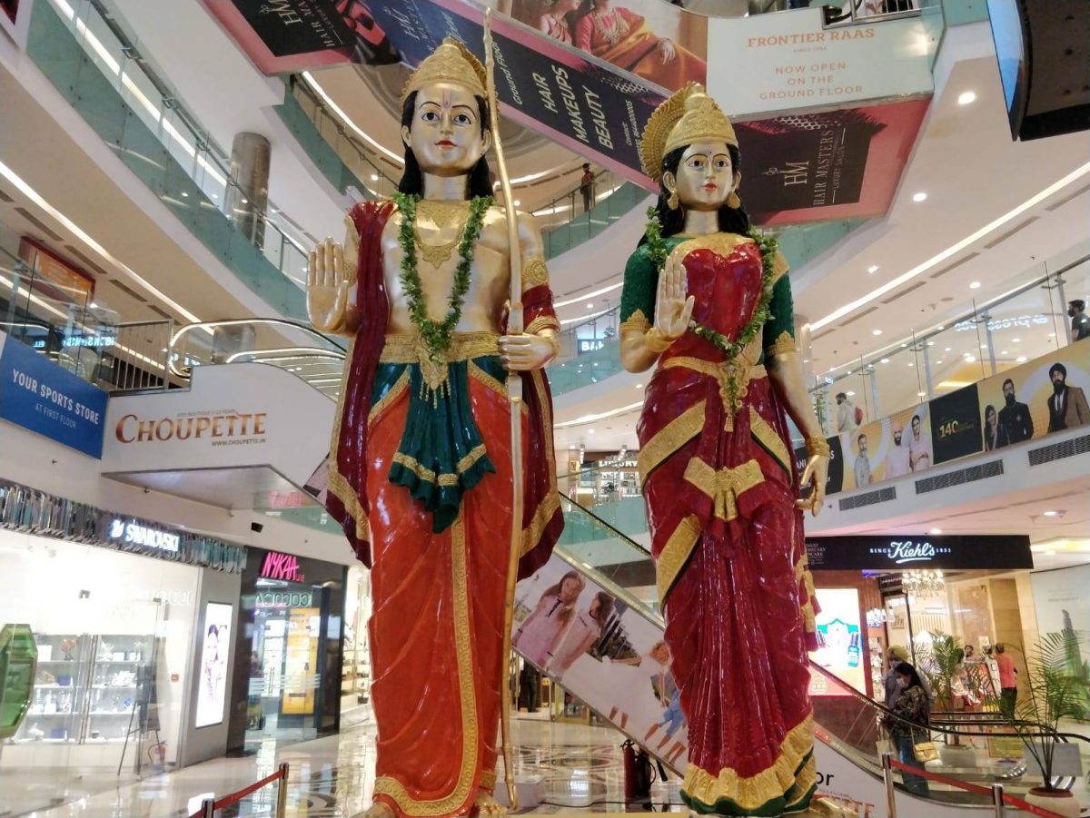 बदल रहा है कॉरपोरेट कल्चर! दिल्ली के Ambience Mall में दीवाली के अवसर पर स्थापित की गईं प्रभु राम और माता सीता की भव्य प्रतिमाएं