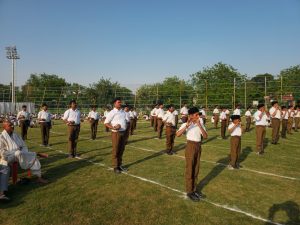 कानपुर के सेंट्रल पार्क में RSS घोष वादकों का स्वर शतकम प्रदर्शन।